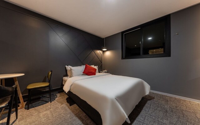 Cheonan St179 Hotel