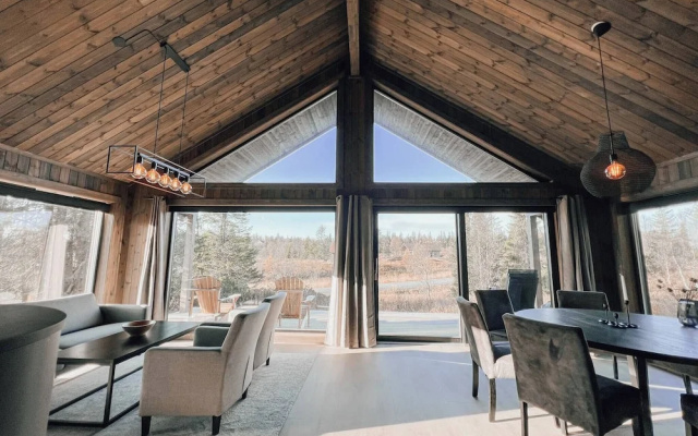 Modern Mountain Cabin - Outdoor Hot Tub - 8 Beds