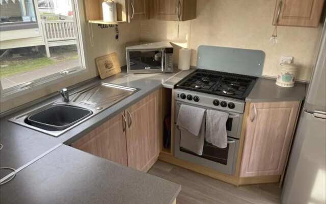 Pets Stay Free 2 Bedroom Caravan at Heacham Beach