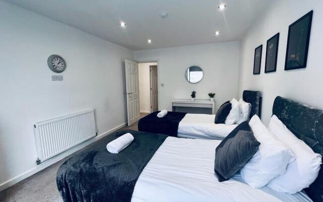 Inviting 2-bed Apartment in Liverpool