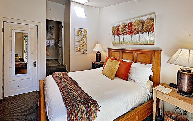 New Listing! The Brighton Suite At De La Vina Inn Studio Bedroom Hotel Room