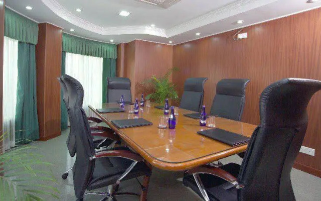 Beehive Nalahiya Hotel