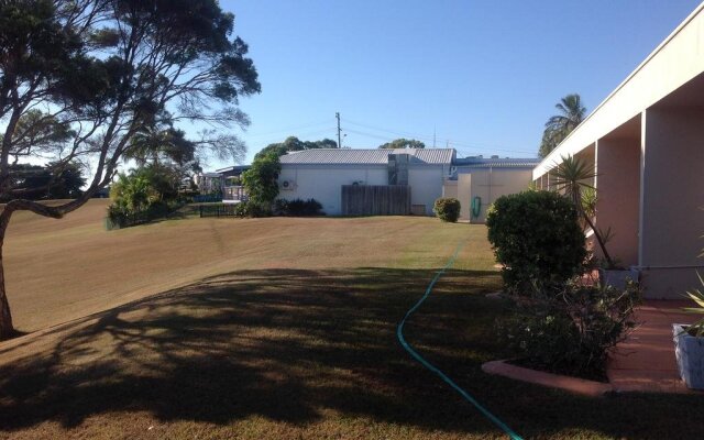 Tannum Sands Hotel / Motel