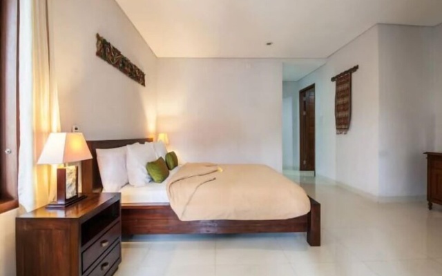SMV - 3BedGRDN - V1 · 3BR Garden Villa Walk to Beach N Shops Legian – Guest Rooms – Kuta