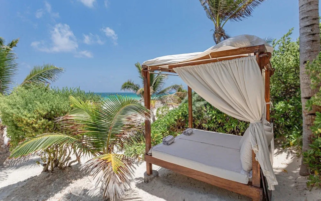 Anana Casa Cantarena Beachfront Meals Included