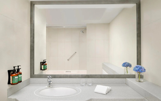 Millennium Plaza Downtown Suites