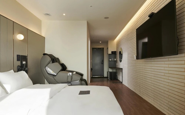 Dongtan Station Just Sleep Hotel