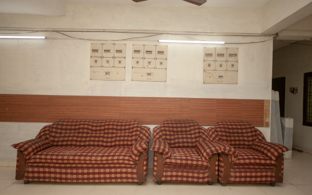 OYO Flagship 24454 OMR Hindustan Univ