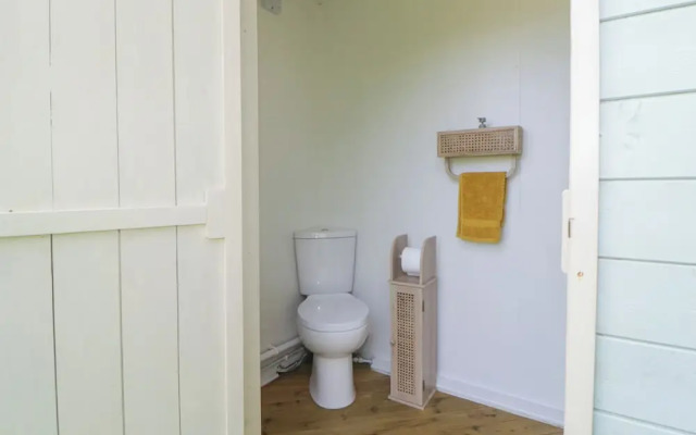 Flora's Hut