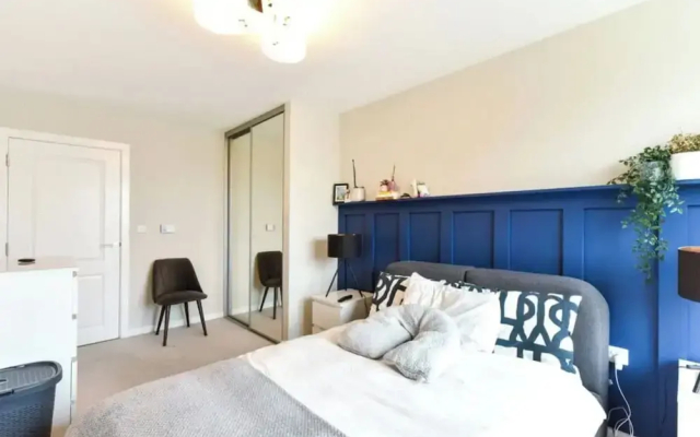 Londonaprt/1bed/balcony/gym/tv/wifi