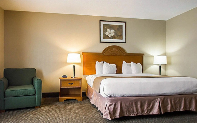 Quality Inn & Suites Fishkill South near I-84