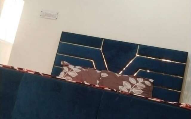 Goroomgo Kunj Residency Mathura