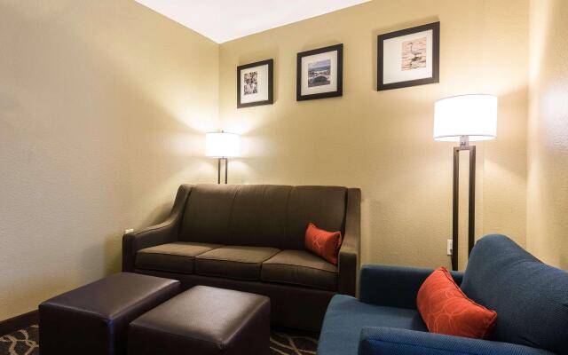 Comfort Suites Tampa Airport North