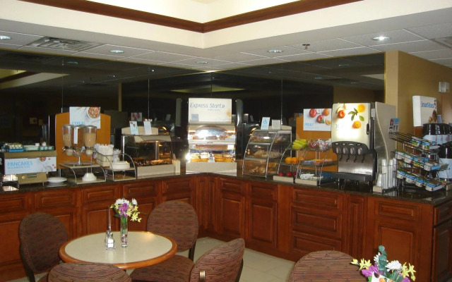 Holiday Inn Express Louisville Northeast by IHG