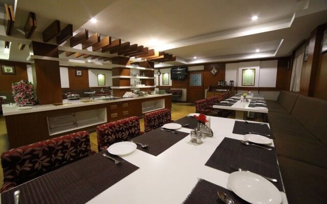 Maple Tree Hotel