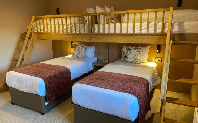 Belmore Court & Motel