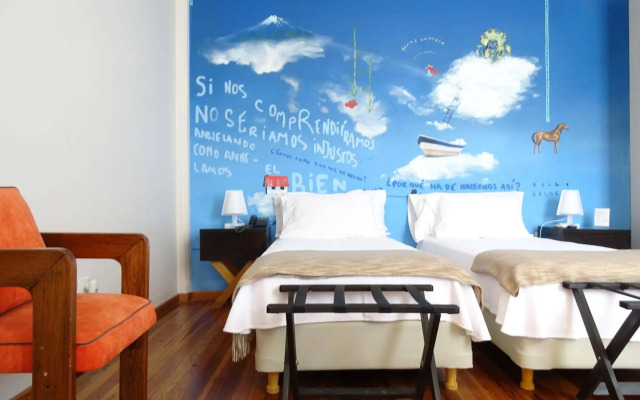 Sacha Mistol Art Hotel