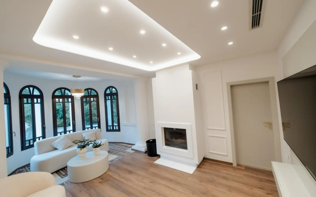Emerald Suites