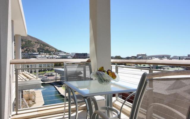 CQ 702 Canal Quays Apartment