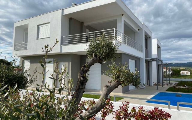 Thalassa & Thalassa Prive Residential Complex