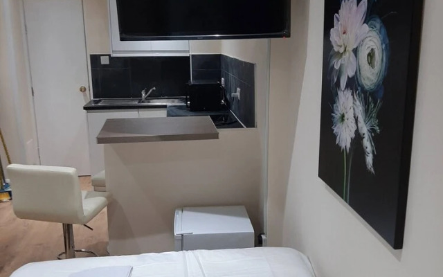 Room in House - Aa Guest Room2