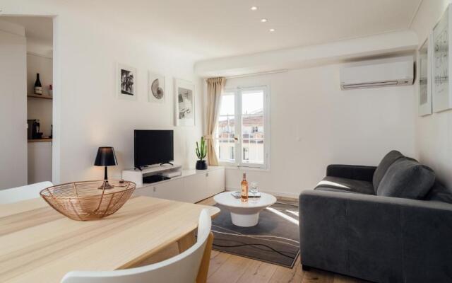 Oli's Flat Nice