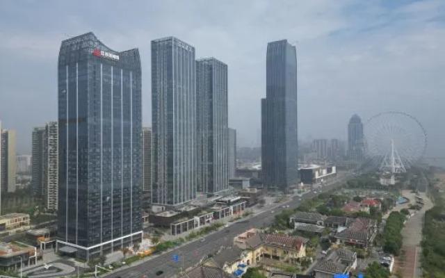 PHIREN High-Rise River View Hotel (Nanchang The Mixc Ferris Wheel Star)