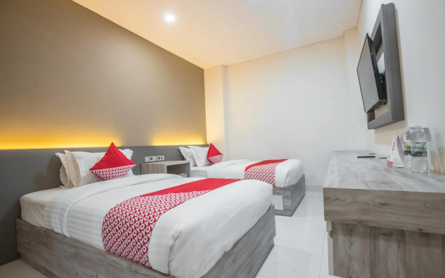 Super OYO 1487 Residence Khoe