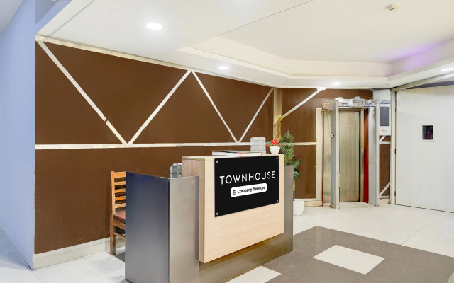 Super Townhouse Patparganj Near Max Super Speciality Hospital