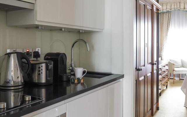 44 Curzon Street Apartments by Mansley