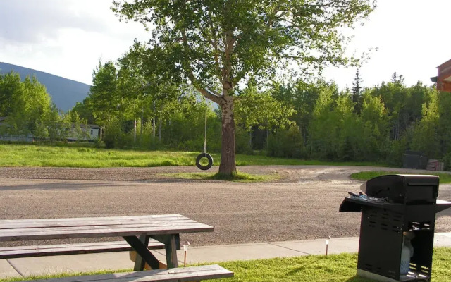 Bell Mountain Motel McBride