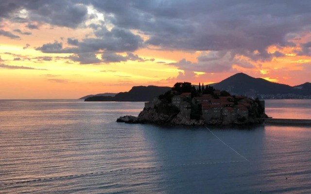 Sveti Stefan Beach Apartment
