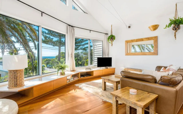 Lighthouse Lodge