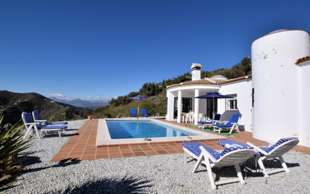 Villa in Arenas With Sea Views and Private Pool