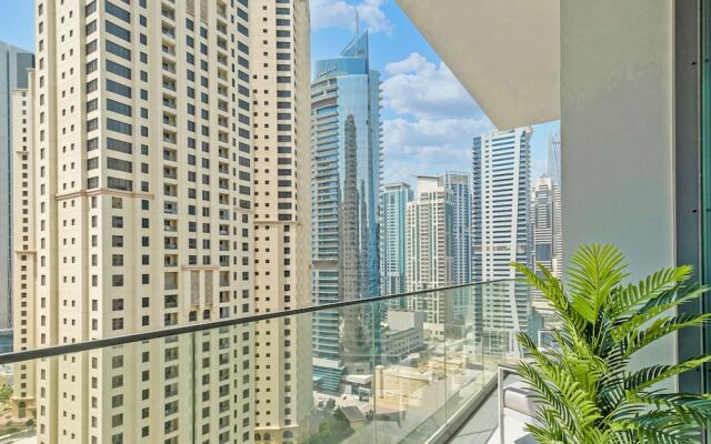 LUX Contemporary Suite Marina View 2