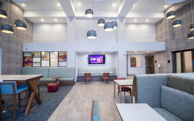 Hampton Inn & Suites North Attleboro