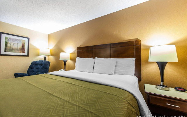 Econo Lodge Cartersville-Emerson Lake Point