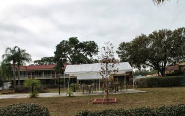 Oakridge Apartments Sarasota