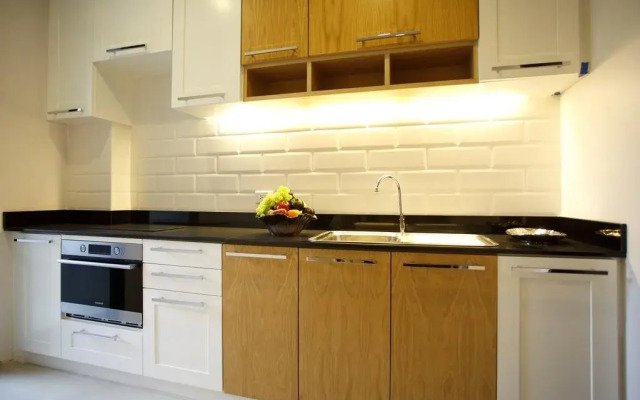 Alisha Court Hotel & Residence