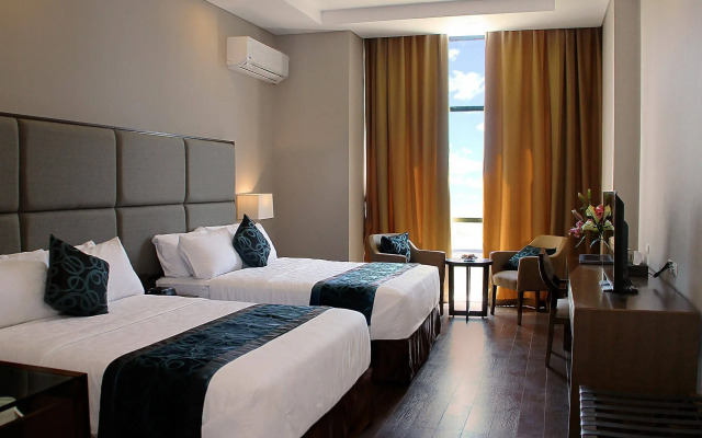 Golden Phoenix Hotel - Manila