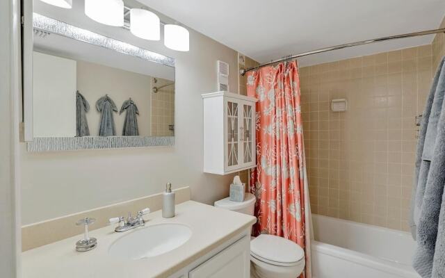 Condo in Community With Beach Access, Pool and Tennis