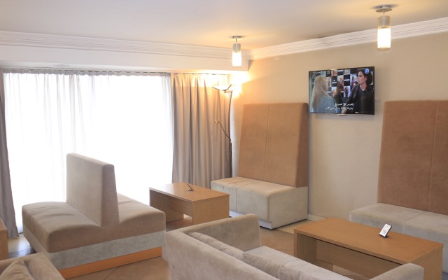 Momona Hotel