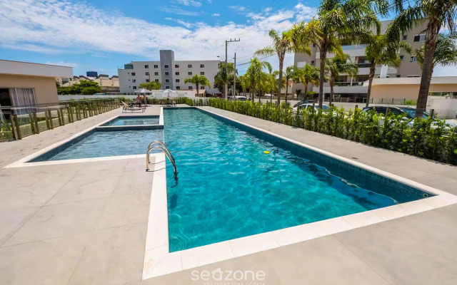 Apto de alto padrão em cond. 700m da praia CCI210