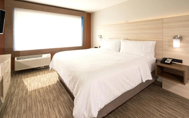 Holiday Inn Express & Suites Michigan City by IHG