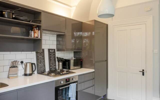 1br Modern Home W/Garden in West Kensington