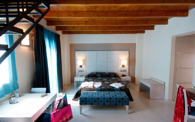 Theros Hotel