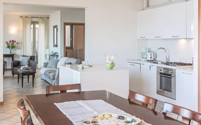 Sunny Varenna Apartment