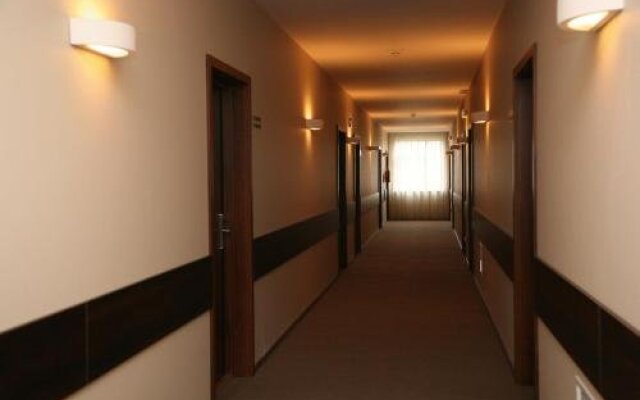 Hotel Hi-Fi Spa