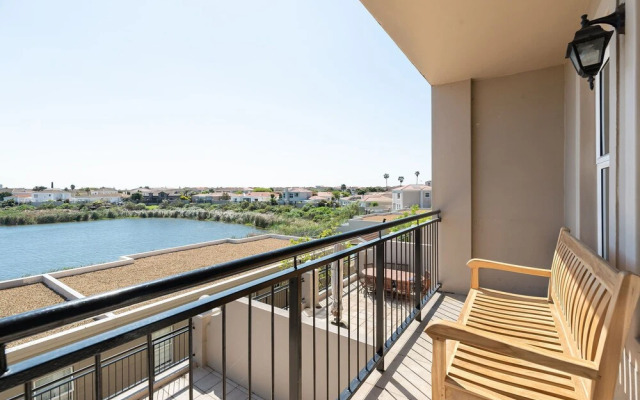 Century on Lake Luxury Apartments