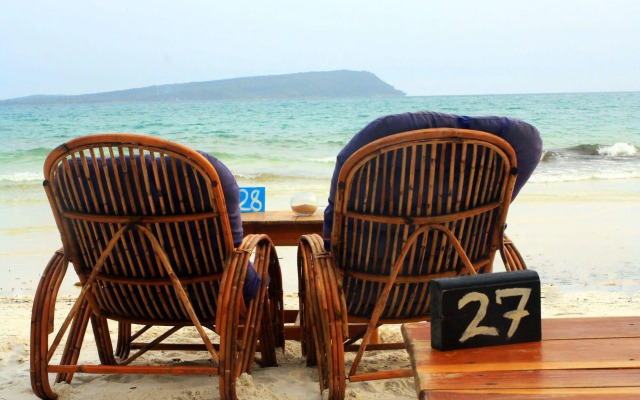 White Beach Bungalows